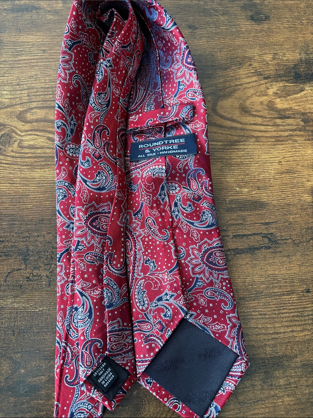Classic Red Paisley Men's Tie - Picture 2 of 2